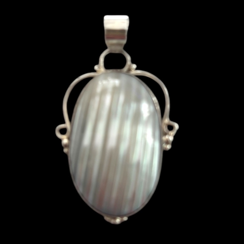 Mother of Pearl and 925 Silver Pendant
